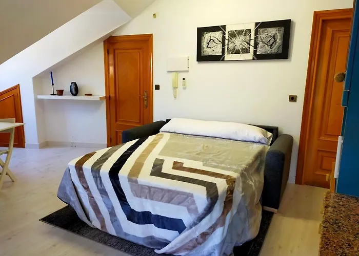 En El Casco Antiguo De アパート ポンフェラダ